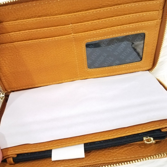 Nwot steve madden zipper wristlet wal… - Picture 10 of 11